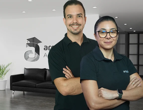 Profissionais da arquivar academy, responsáveis pelo curso gestão de processos.