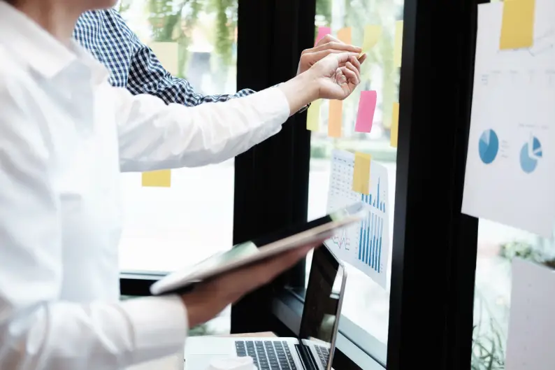 Profissionais realizando um mapeamento de processos empresariais - Arquivar Academy